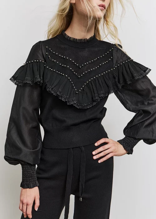Sueter negro mangas tul con tachuelas