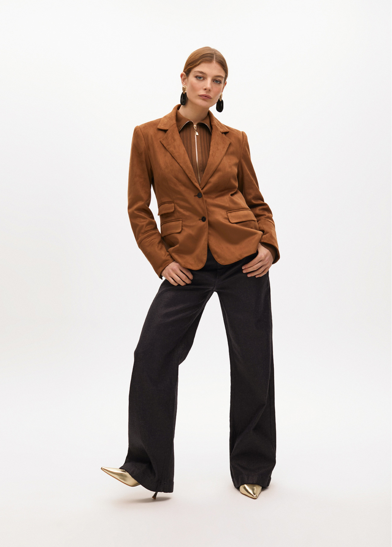 Americana camel antelina con efecto chaleco snake Lola Casademunt - Imagen 3