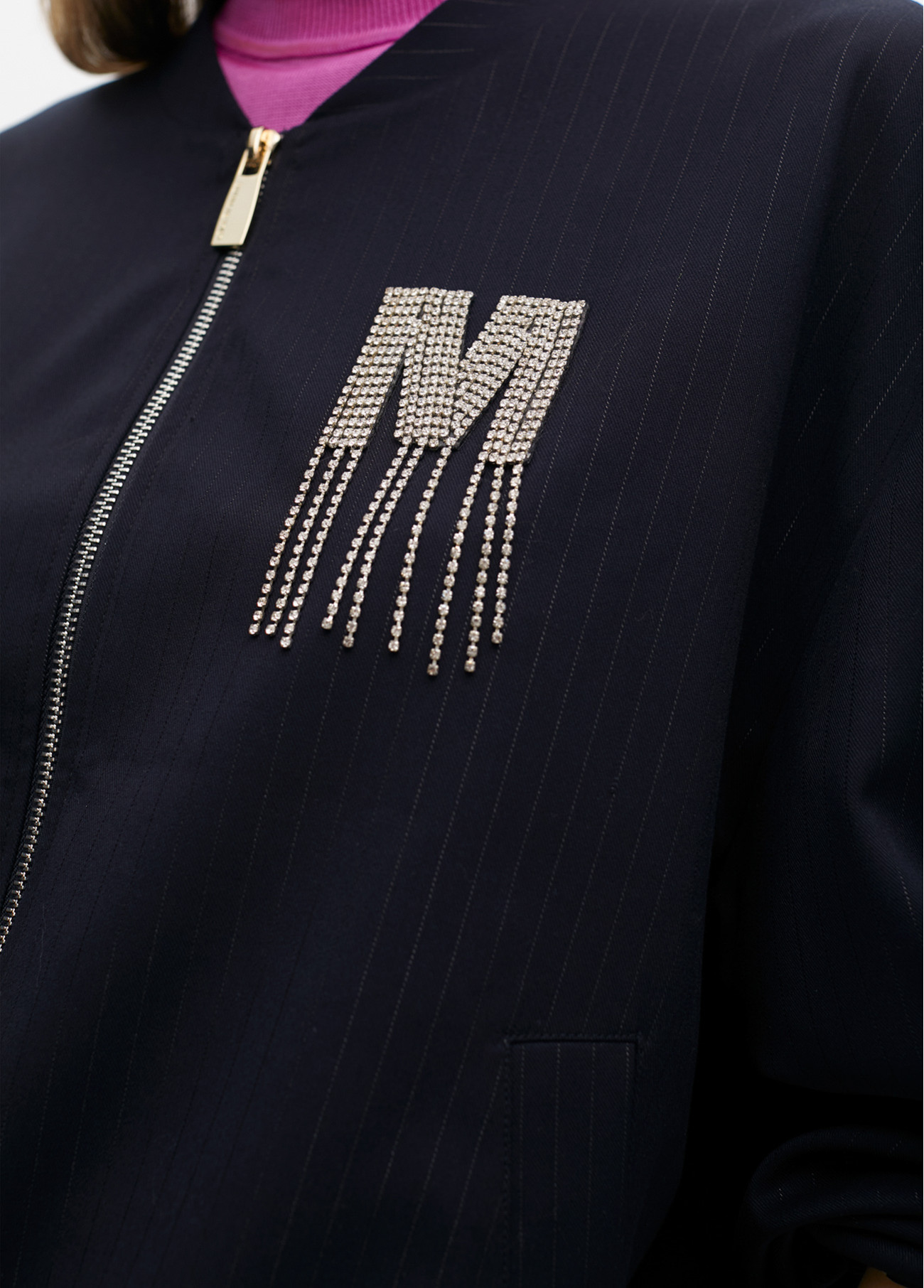 Bomber azul raya diplomática detalle joya Lola Casademunt - Imagen 3