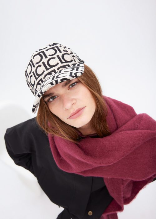 Visera gorra logotipada negro crudo  Lola Casademunt