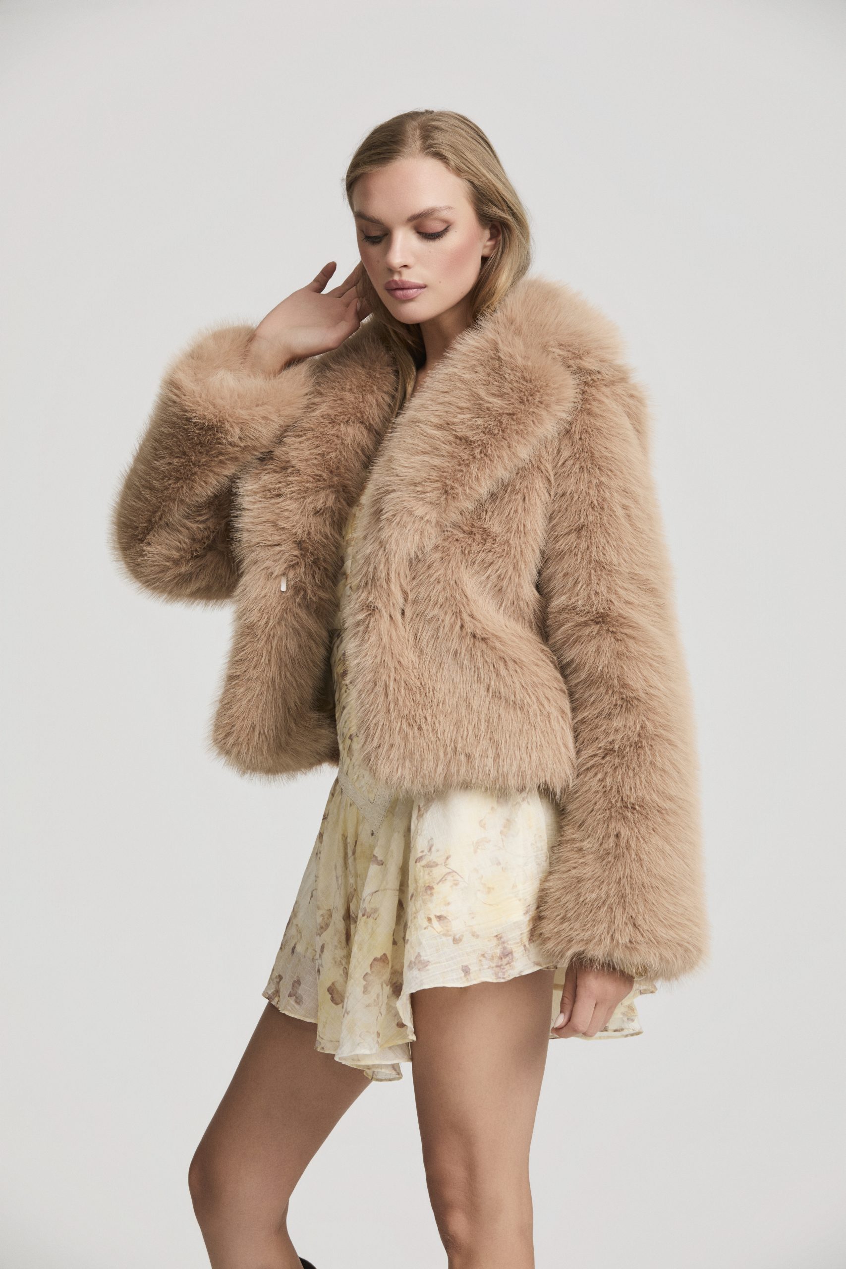 Abrigo Caramel Fetiche Suances - Imagen 3