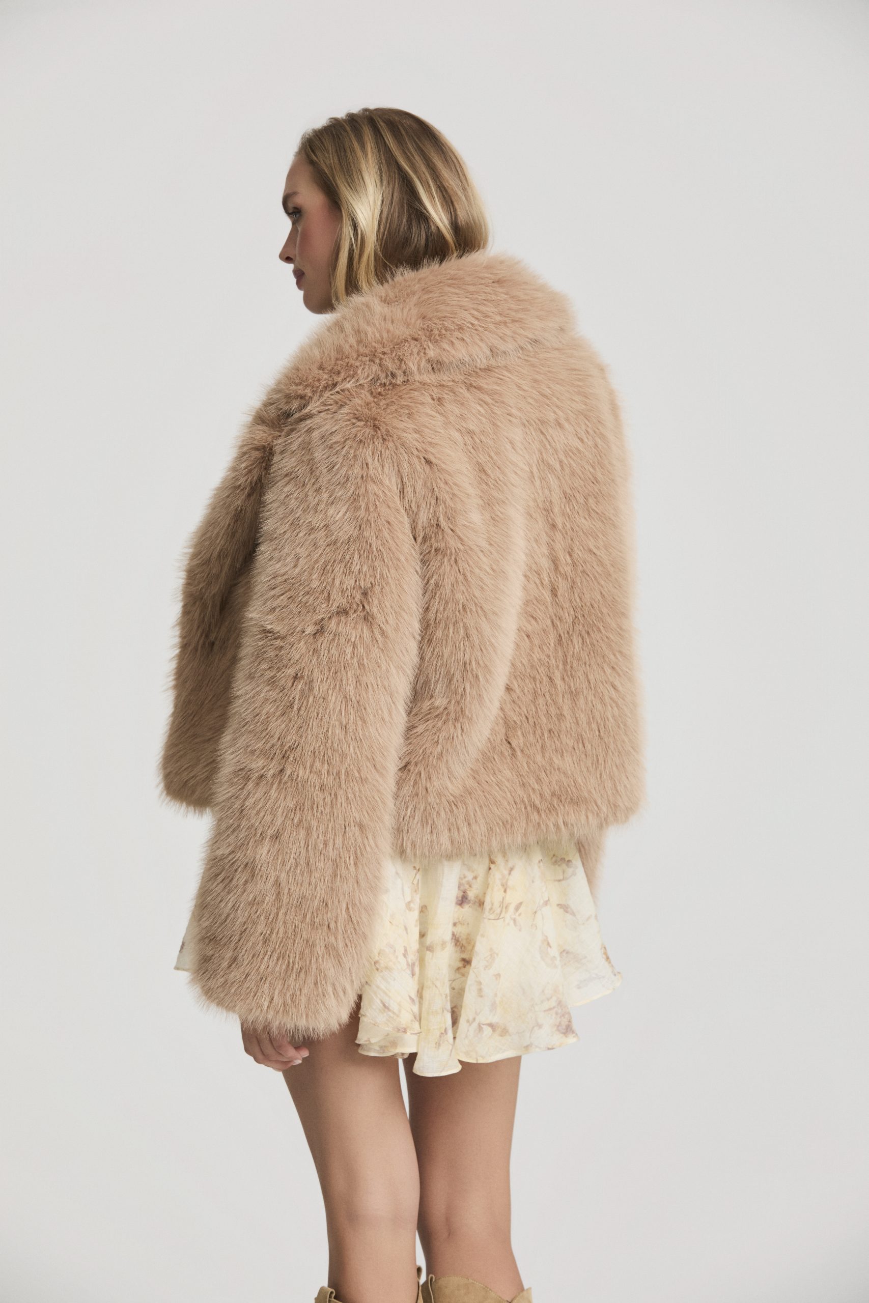 Abrigo Caramel Fetiche Suances - Imagen 4