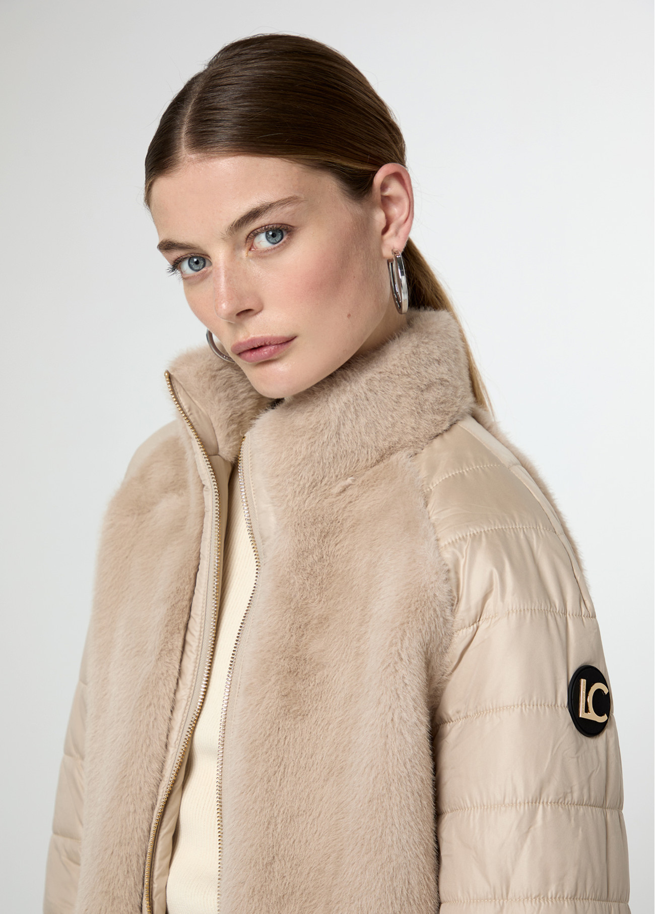 Abrigo combinado plumas pelo Crudo Lola Casademunt - Imagen 3