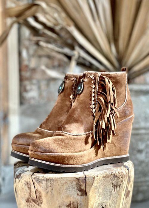 botin cuñaa piel marron nemonic flecos boho